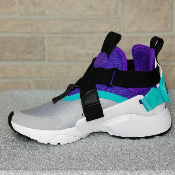 Nike Shoes - Nike Air Huarache City High